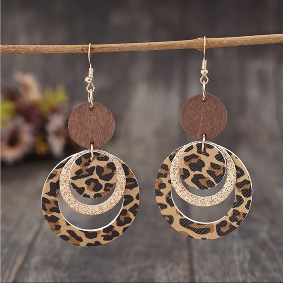 3/25 Animal Print Earrings - Picture 5 of 6